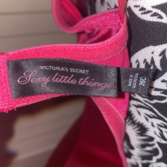 Victoria’s Secret Hot Pink Lingerie Size 36C - Picture 6 of 6